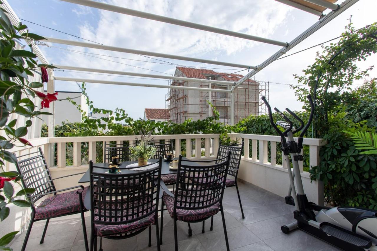 Lux Apartment Ema Kaštela Buitenkant foto