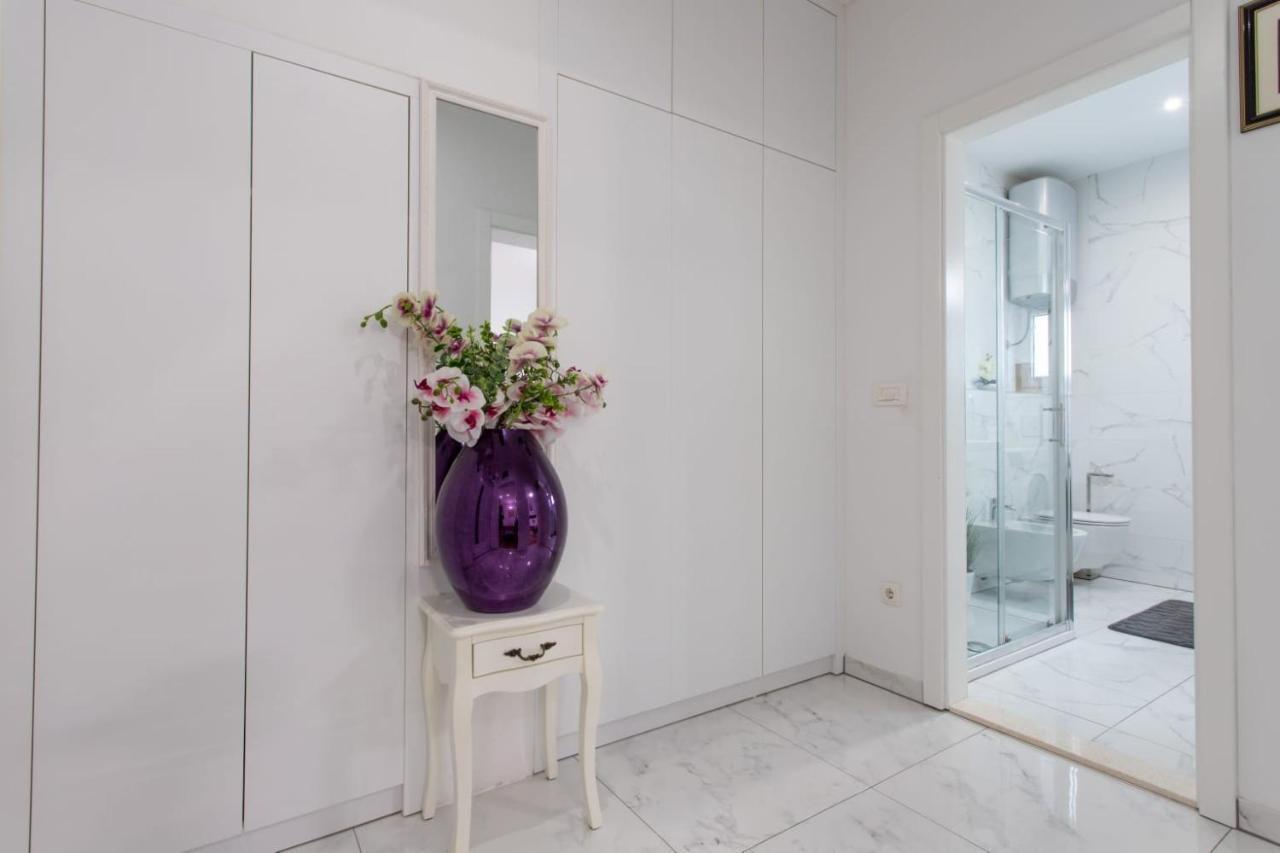 Lux Apartment Ema Kaštela Buitenkant foto
