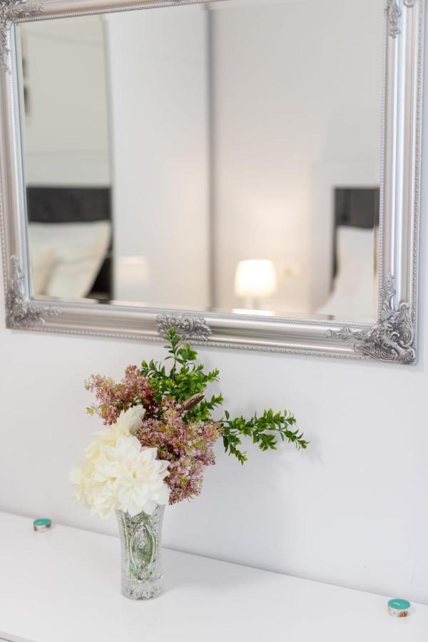 Lux Apartment Ema Kaštela Buitenkant foto