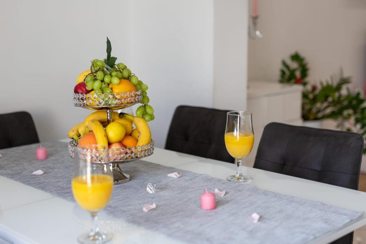 Lux Apartment Ema Kaštela Buitenkant foto