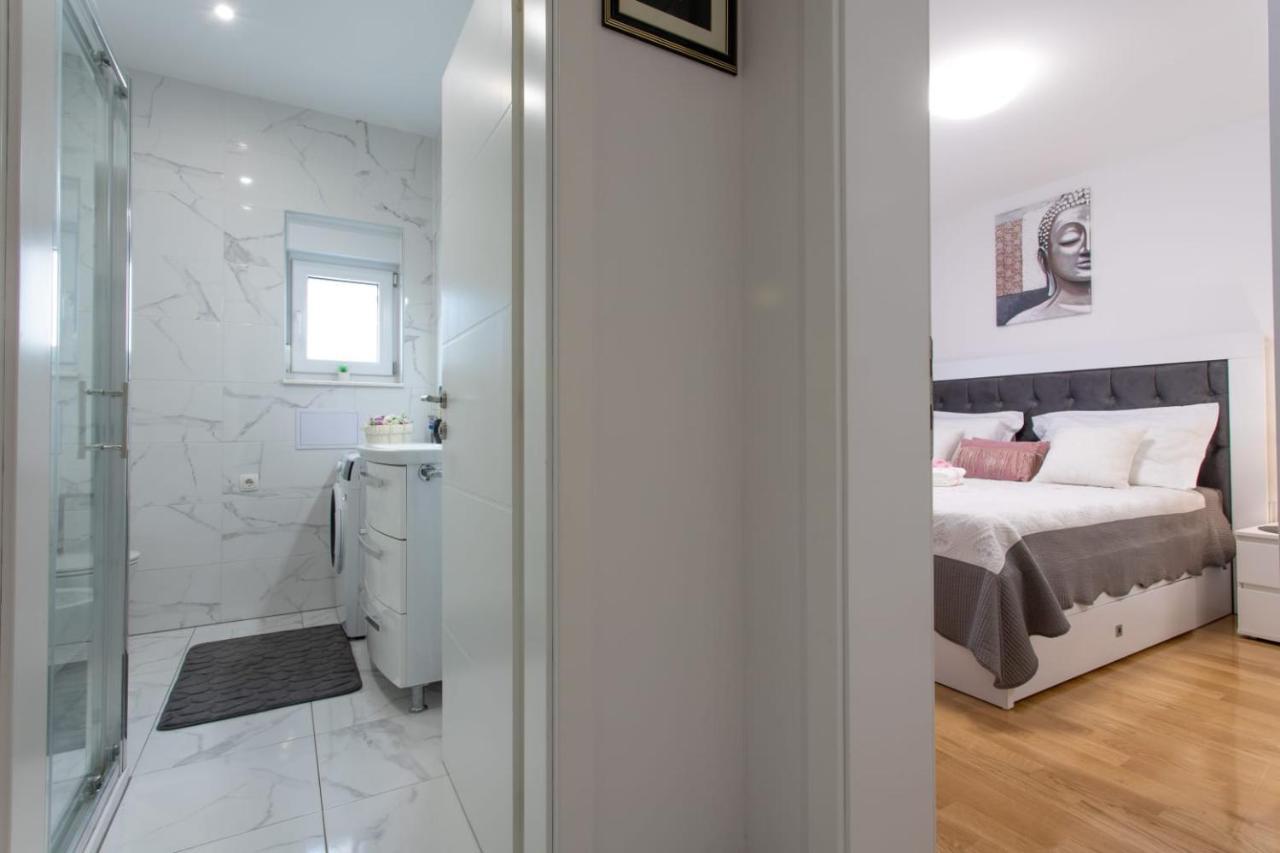 Lux Apartment Ema Kaštela Buitenkant foto