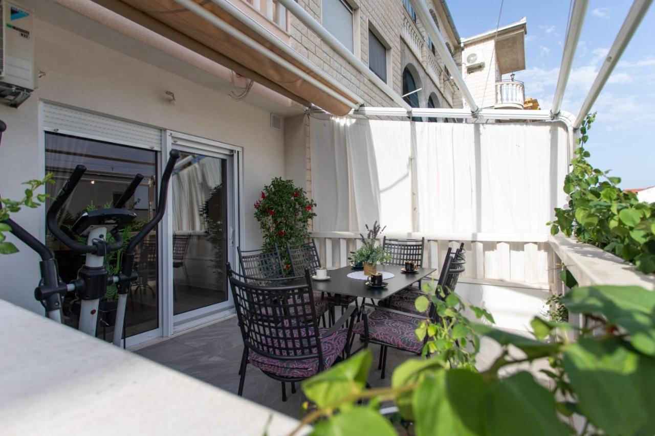 Lux Apartment Ema Kaštela Buitenkant foto
