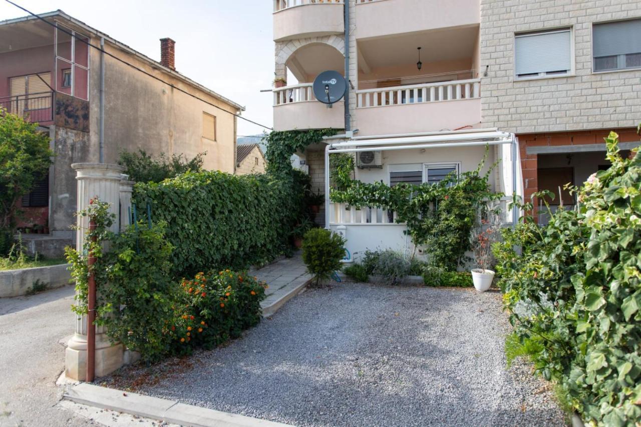 Lux Apartment Ema Kaštela Buitenkant foto