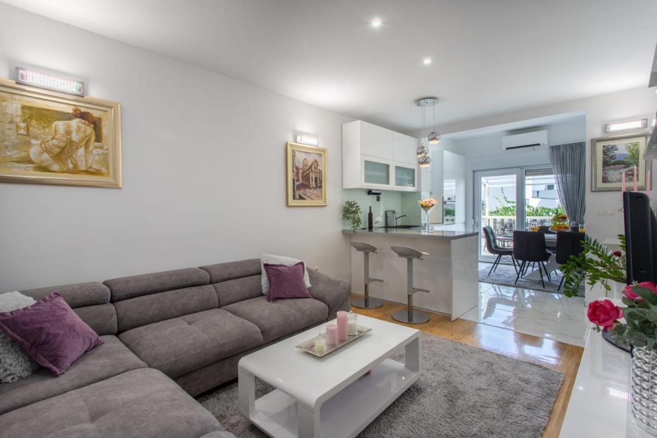 Lux Apartment Ema Kaštela Buitenkant foto
