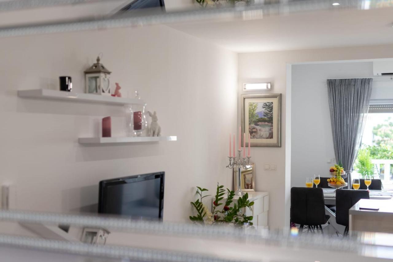 Lux Apartment Ema Kaštela Buitenkant foto